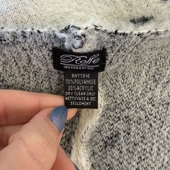 Nordstrom Roffe Faux Fur Snow Leopard Dot Ruana Cape Wrap Winter Layering Money - Picture 13 of 14